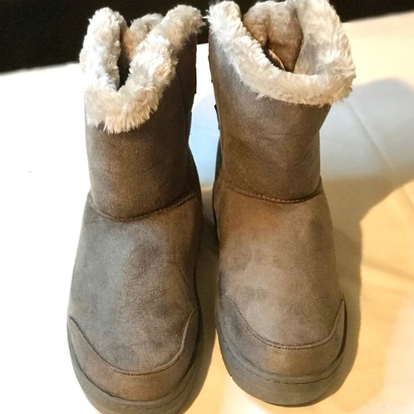 🌙 NWT ADORABLE GREY FUR LINED BOOTS WITH BOW BACKS SIZE 9 BY “HOLY” - Picture 2 of 11